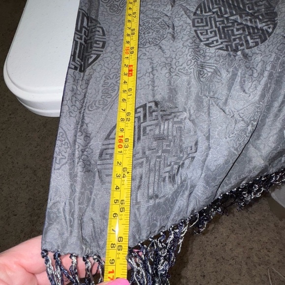 Chic Blue and Gray Patterned Scarf with Fringe - Picture 4 of 9